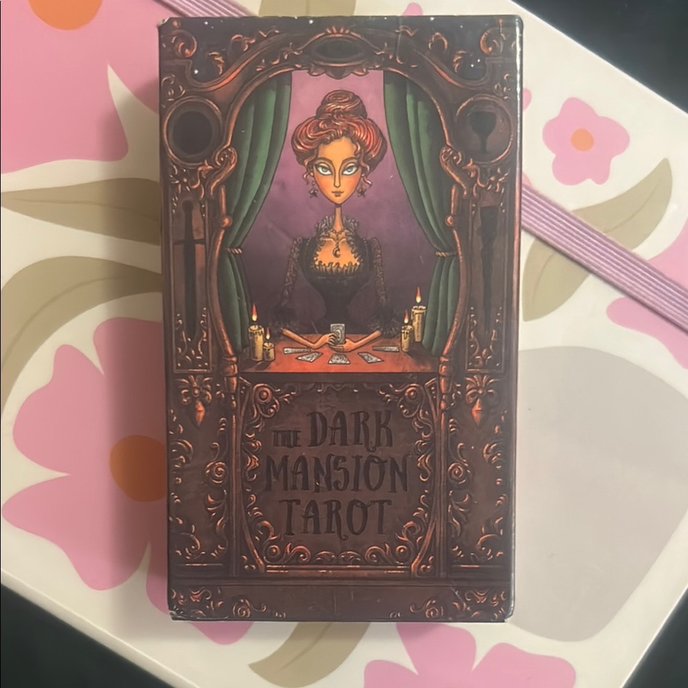Dark Mansion Tarot Deck
